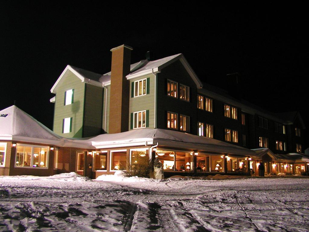 Auberge Du Lac-A-L'Eau-Claire Saint-Alexis-des-Monts Exterior foto