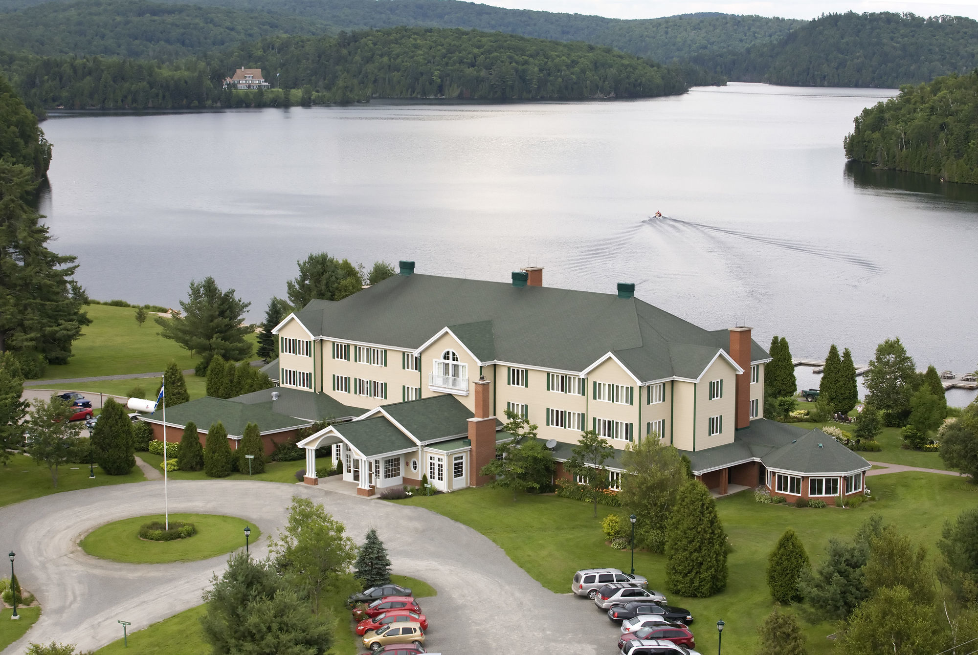 Auberge Du Lac-A-L'Eau-Claire Saint-Alexis-des-Monts Exterior foto